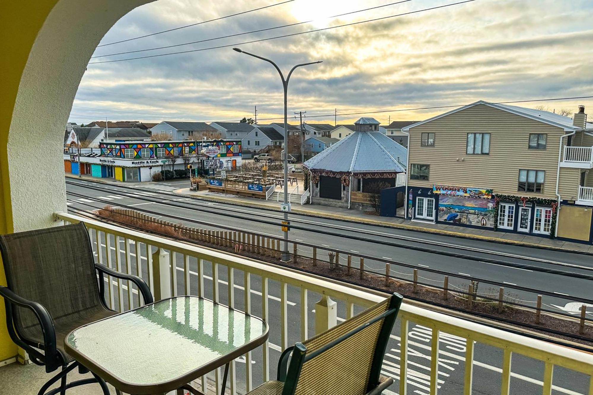 The Surfrider --- 1904 Coastal Highway Unit E Apartment Dewey Beach Exterior photo